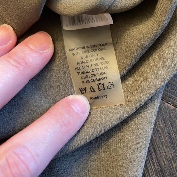 Vince Camuto Army Green Tank Top Medium - Picture 3 of 4